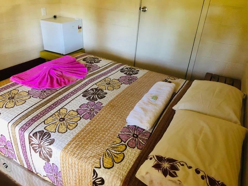 Transit Motel Mulifanua Exteriör bild